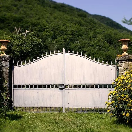 Porcigliano Olive Grove Holiday home *